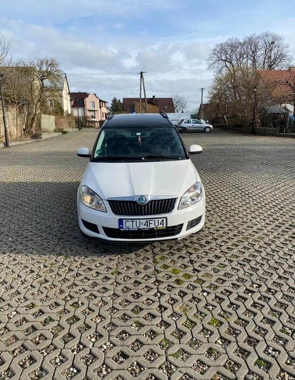 Skoda Roomster cena 14500 przebieg: 262000, rok produkcji 2011 z Tuchola małe 92